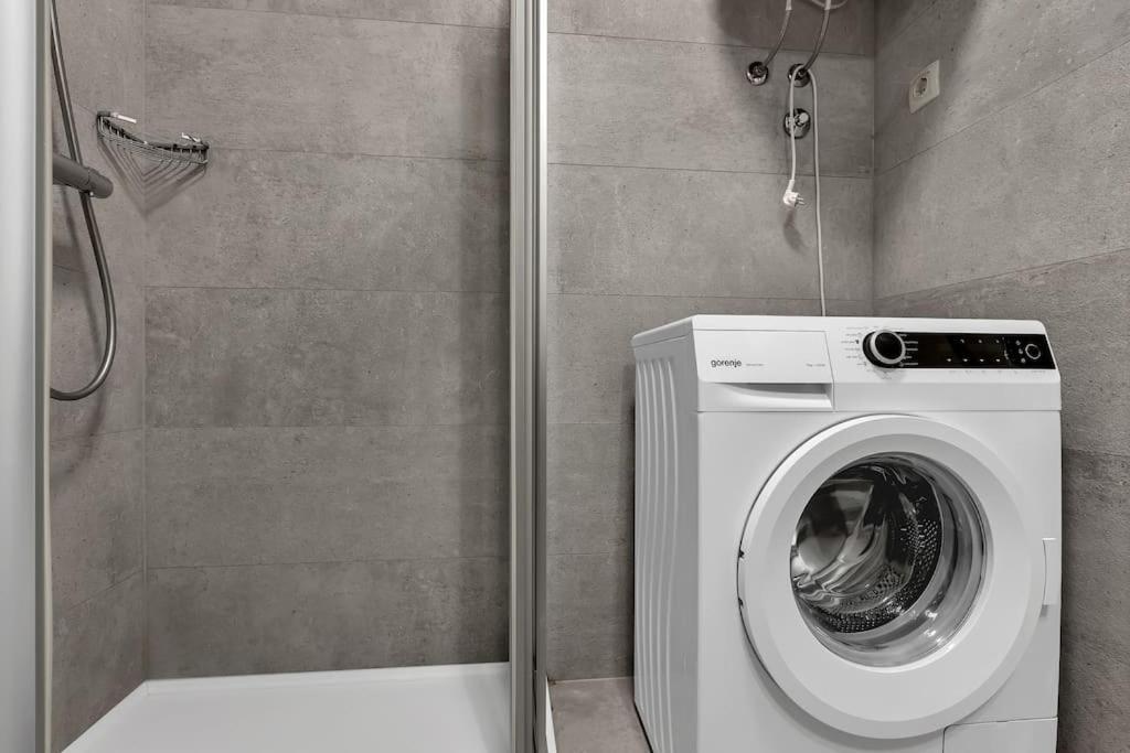 Brotis - Studioapartment - Makarska Exklusiv Promajna Luaran gambar